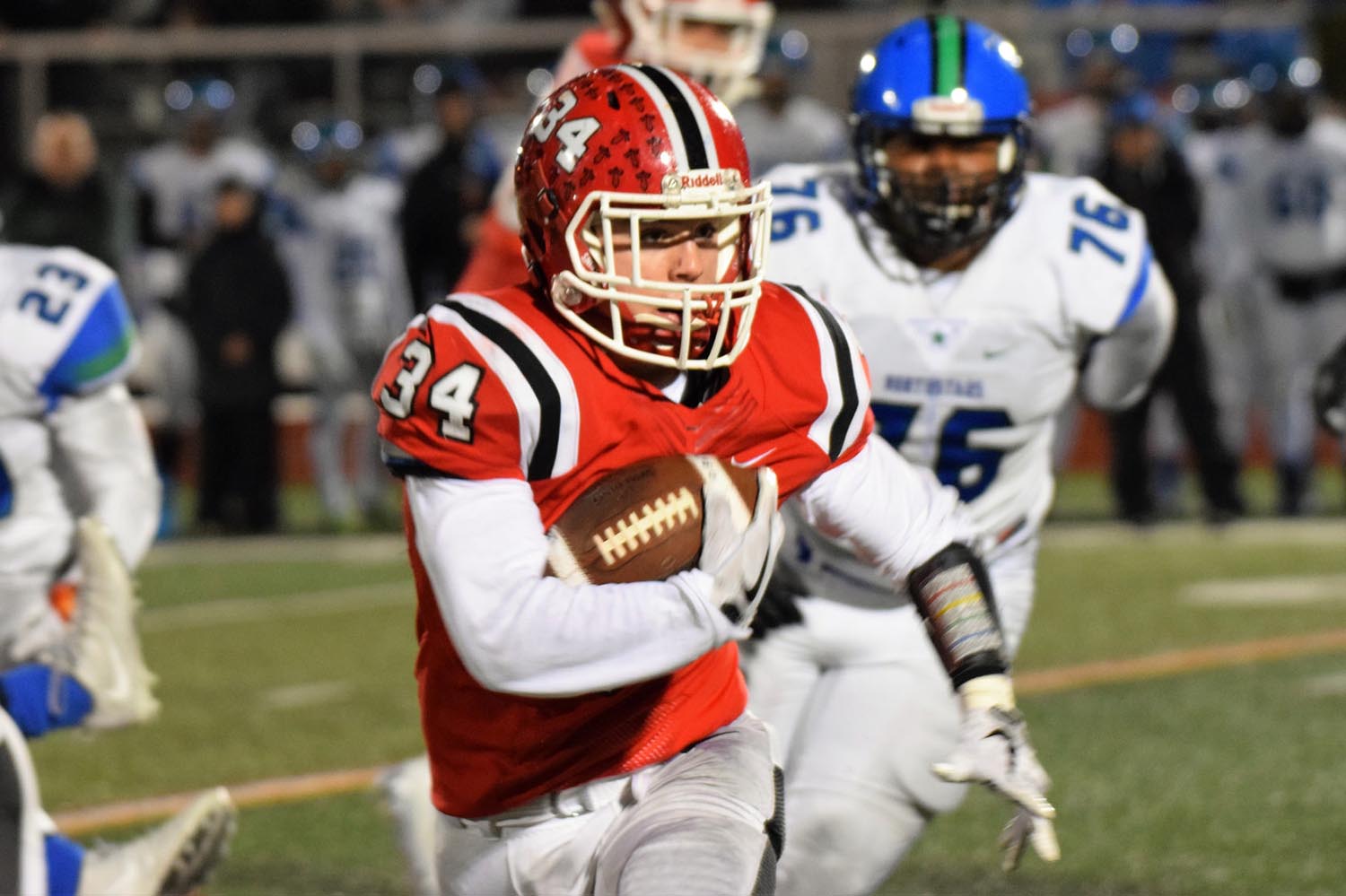 Lancaster RB running down the field Lancaster Legends Varsity Football 11.18.17 vs Cicero-North Syracuse