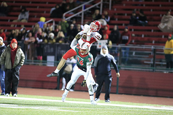 A WR contested catch for Lancaster