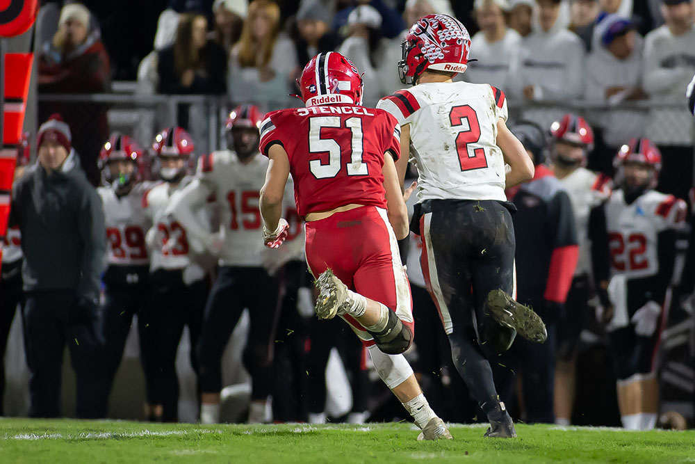 Lancaster vs Clarence Running down the QB!