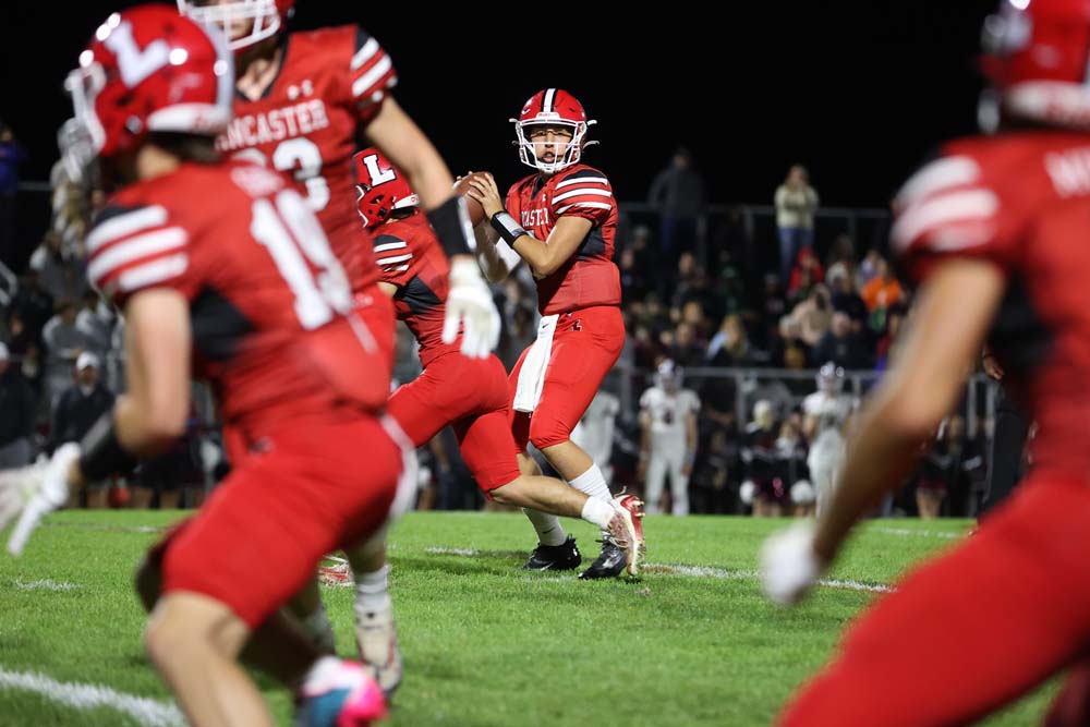 QB Looking to throw the ball