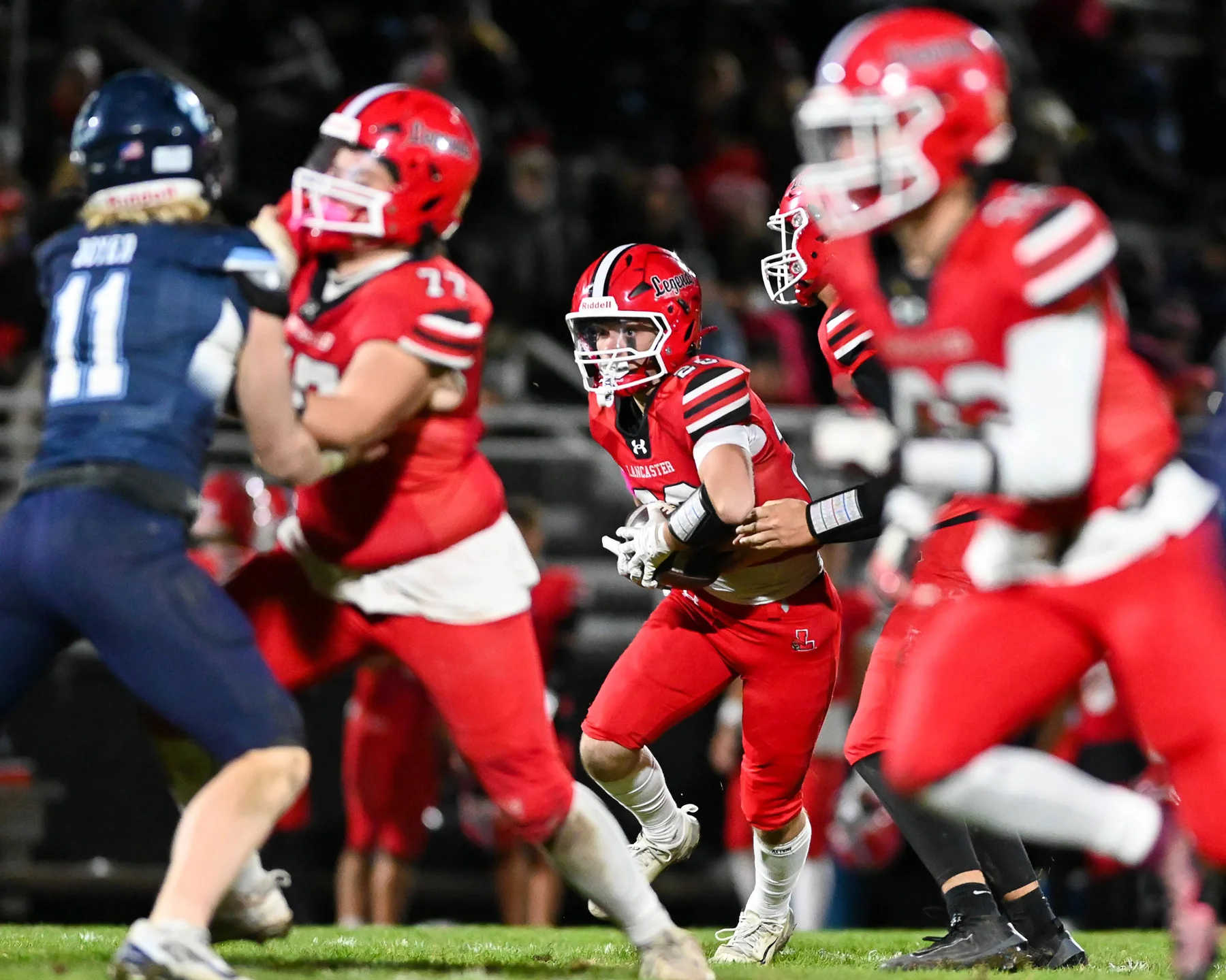 QB handing of to the RB